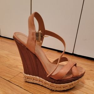 Schutz tan leather espadrille studded wedges 38.5